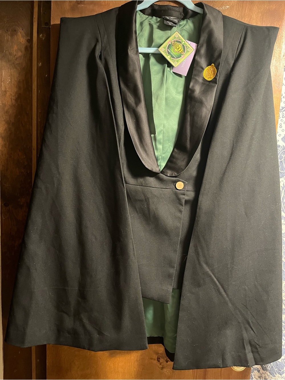 Universal Studios Wicked Her Universe Cape, costume, Halloween